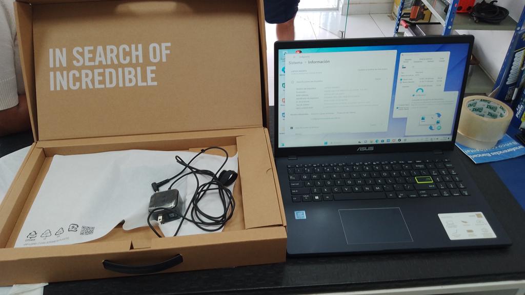Notebook Marca Asus Modelo E510 Procesador Intel Celeron Memoria Ram 4 Gb Disco Duro 115 Gb Generacion 4.020 Acc Ent. Usb HdemiLamina Protectora De TecladoTeclado Numerico